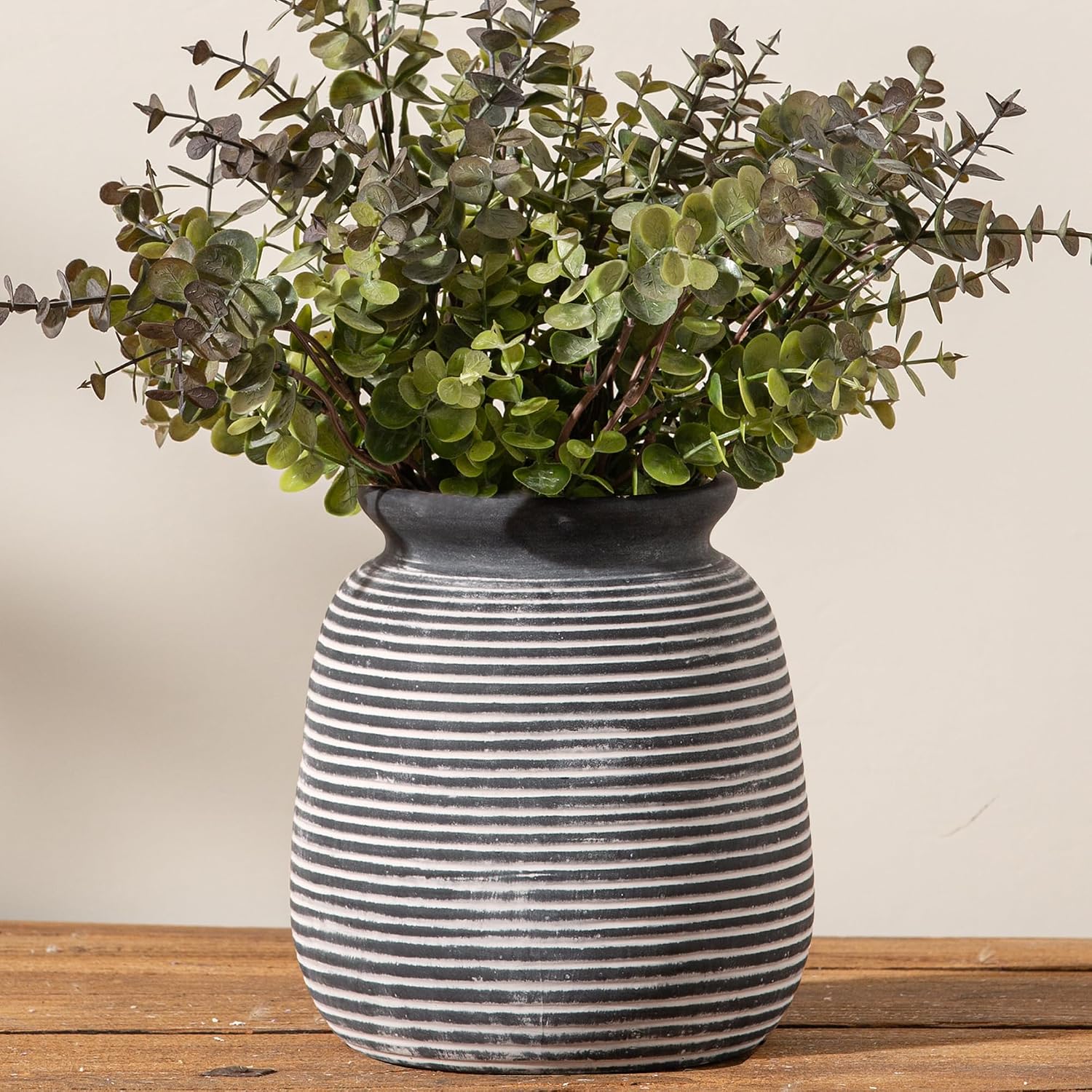 Ceramic Rustic Vase, Small Flower Farmhouse Vases Home Decor, 6“ Short Pottery Decorative Pampas Vase for Table Living Room Entryway Mantel Bookshelf Bedroom Bathroom Kitchen-Black