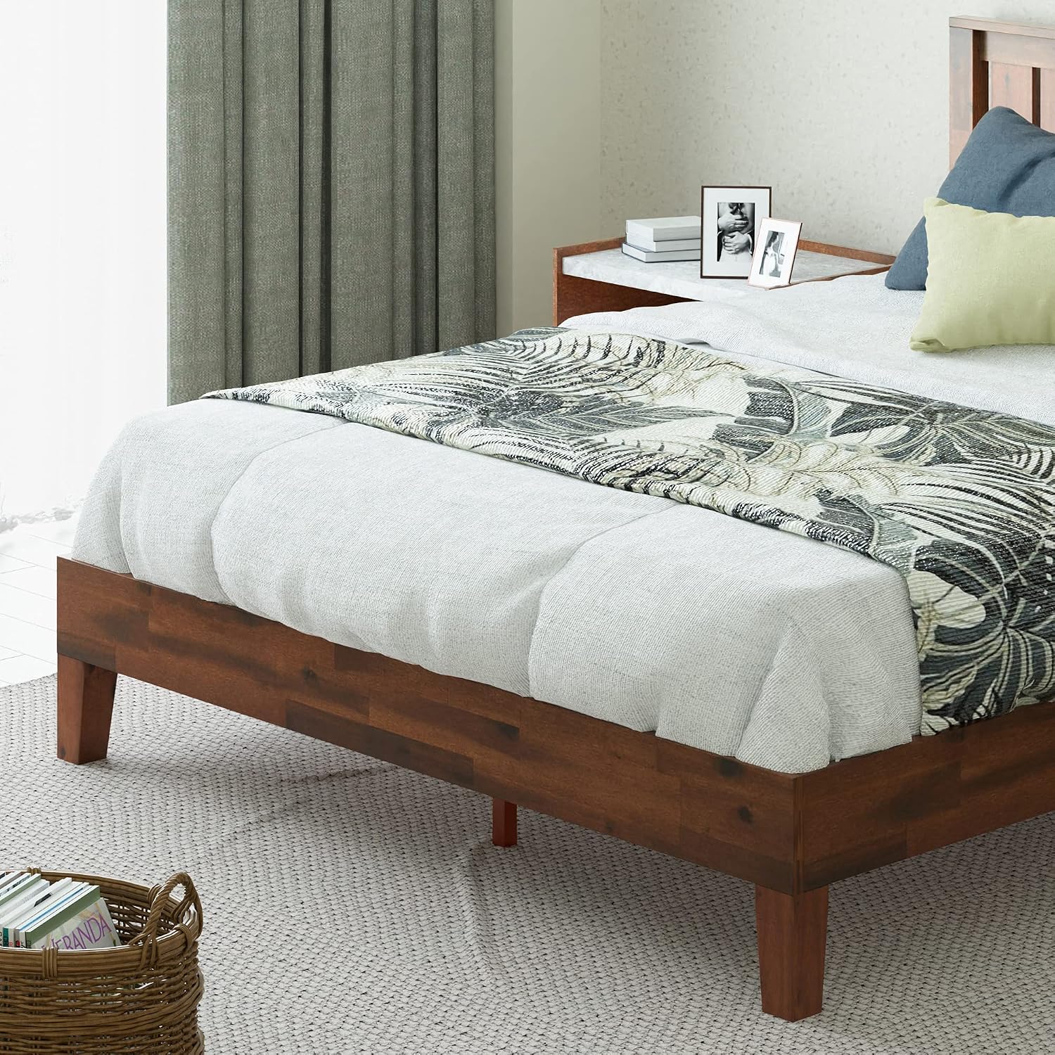 Zinus Vivek Deluxe Wood Platform Bed Frame with Headboard, Wood Slat Support, No Box Spring Needed, Easy Assembly, King